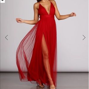 Windsor pleated tulle dress in Burgundy